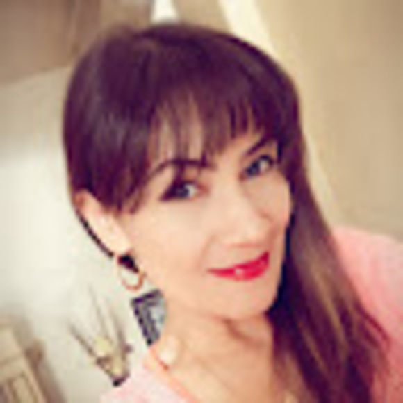 Meet your Posher, Jenn - Picture 1 of 1